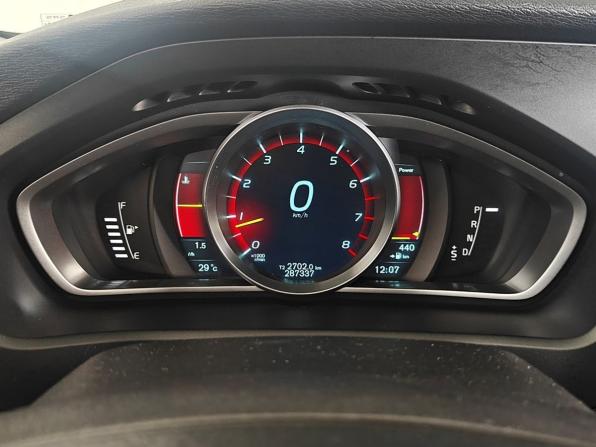 Volvo V40 II с пробегом 2013 года, цена 985 000 рублей, 287336 км, хэтчбек, Автокод Объявления