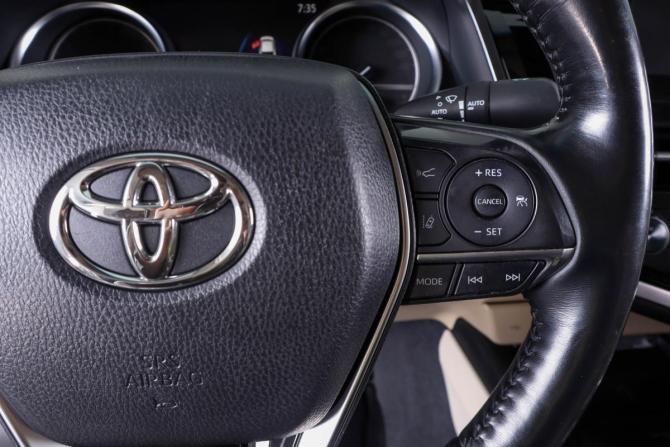 Toyota Camry VIII (XV70) Рестайлинг с пробегом 2021 года, цена 3 549 000 рублей, 185700 км, седан, Автокод Объявления