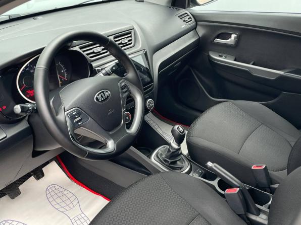Kia Rio III Рестайлинг с пробегом 2016 года, цена 899 000 рублей, 252411 км, седан, Автокод Объявления