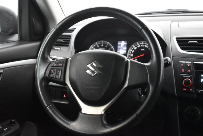 Suzuki Swift IV с пробегом 2011 года, цена 860 000 рублей, 70813 км, хэтчбек, Автокод Объявления