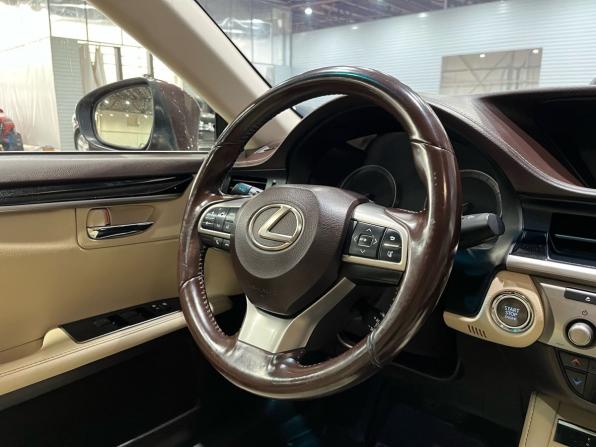 Lexus ES VI Рестайлинг с пробегом 2017 года, цена 1 995 000 рублей, 222415 км, седан, Автокод Объявления