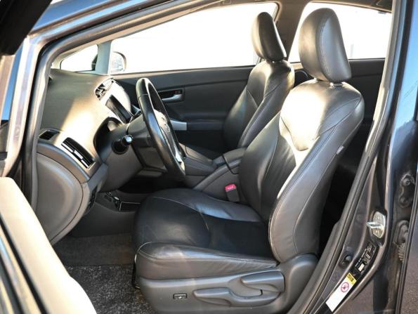 Toyota Prius III Рестайлинг (XW30) с пробегом 2011 года, цена 949 000 рублей, 367061 км, лифтбек, Автокод Объявления