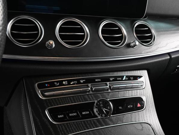 Mercedes-Benz E-Класс V (W213 S213 C238) с пробегом 2017 года, цена 3 399 000 рублей, 63192 км, седан, Автокод Объявления