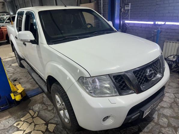Nissan Navara (Frontier) III (D40) Рестайлинг с пробегом 2013 года, цена 1 300 000 рублей, 296341 км, offers.body_type.unknown, Автокод Объявления