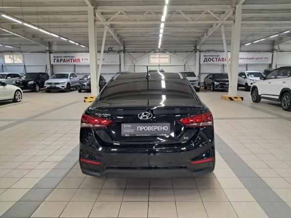 Hyundai Solaris II с пробегом 2017 года, цена 900 000 рублей, 239885 км, седан, Автокод Объявления