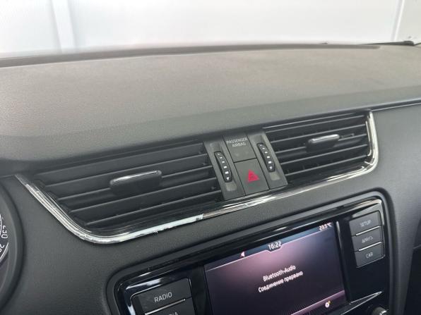 Skoda Octavia III (A7) Рестайлинг с пробегом 2018 года, цена 1 499 000 рублей, 229298 км, лифтбек, Автокод Объявления