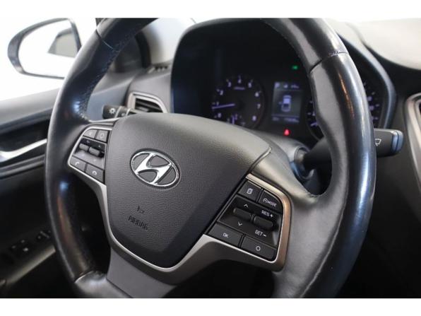 Hyundai Solaris II с пробегом 2019 года, цена 1 278 000 рублей, 172303 км, седан, Автокод Объявления