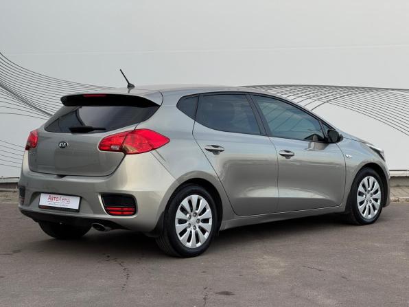 Kia Ceed II Рестайлинг с пробегом 2015 года, цена 1 050 000 рублей, 160137 км, хэтчбек, Автокод Объявления