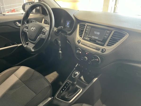 Hyundai Solaris II с пробегом 2019 года, цена 1 359 000 рублей, 81000 км, седан, Автокод Объявления