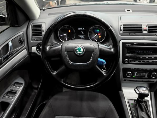 Skoda Octavia II (A5) Рестайлинг с пробегом 2012 года, цена 980 000 рублей, 161430 км, лифтбек, Автокод Объявления