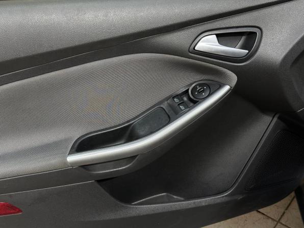 Ford Focus III с пробегом 2013 года, цена 610 000 рублей, 150390 км, хэтчбек, Автокод Объявления