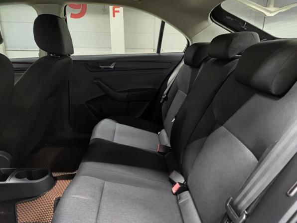 Skoda Rapid I Рестайлинг с пробегом 2018 года, цена 1 020 000 рублей, 200287 км, лифтбек, Автокод Объявления