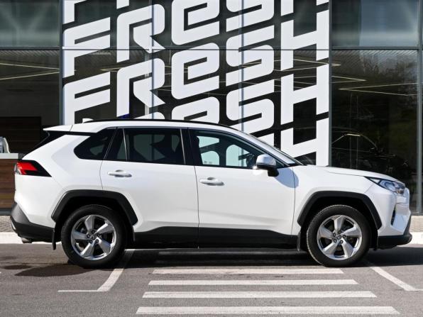 Toyota RAV4 V (XA50) с пробегом 2021 года, цена 3 719 000 рублей, 65514 км, внедорожник, Автокод Объявления