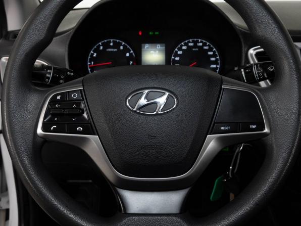 Hyundai Solaris II Рестайлинг с пробегом 2021 года, цена 1 578 000 рублей, 71663 км, седан, Автокод Объявления