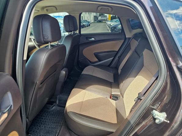 Opel Astra J Рестайлинг с пробегом 2014 года, цена 849 995 рублей, 83796 км, седан, Автокод Объявления