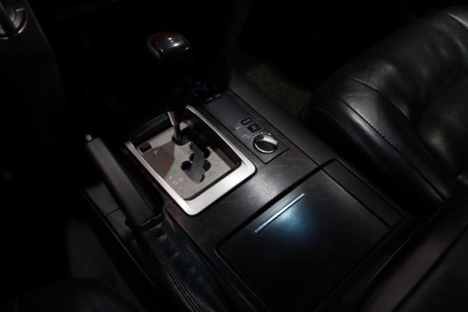Toyota Land Cruiser 200 Series Рестайлинг 1 с пробегом 2012 года, цена 3 450 000 рублей, 338690 км, внедорожник, Автокод Объявления
