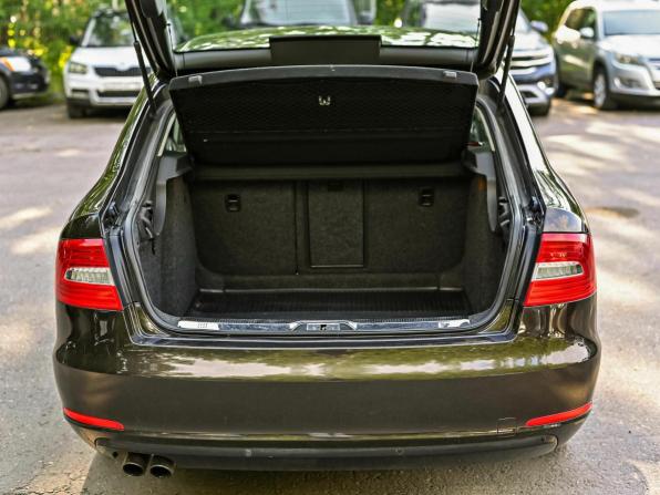 Skoda Superb II Рестайлинг с пробегом 2014 года, цена 1 000 000 рублей, 221774 км, лифтбек, Автокод Объявления