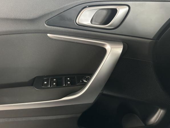 Kia Ceed III с пробегом 2020 года, цена 1 778 000 рублей, 100015 км, хэтчбек, Автокод Объявления