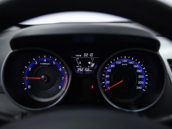 Hyundai Elantra V (MD) Рестайлинг с пробегом 2015 года, цена 950 000 рублей, 292158 км, седан, Автокод Объявления