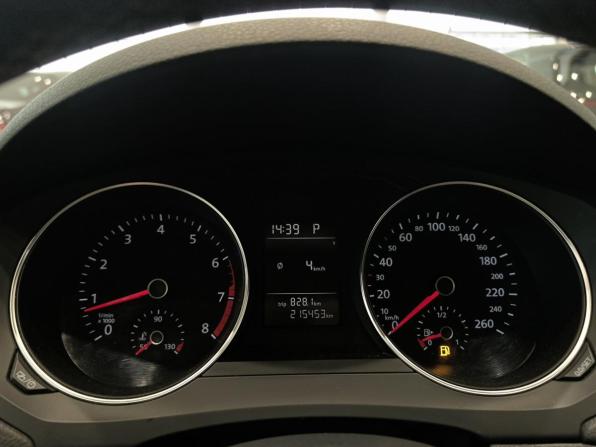 Volkswagen Jetta VI Рестайлинг с пробегом 2016 года, цена 1 350 000 рублей, 215453 км, седан, Автокод Объявления