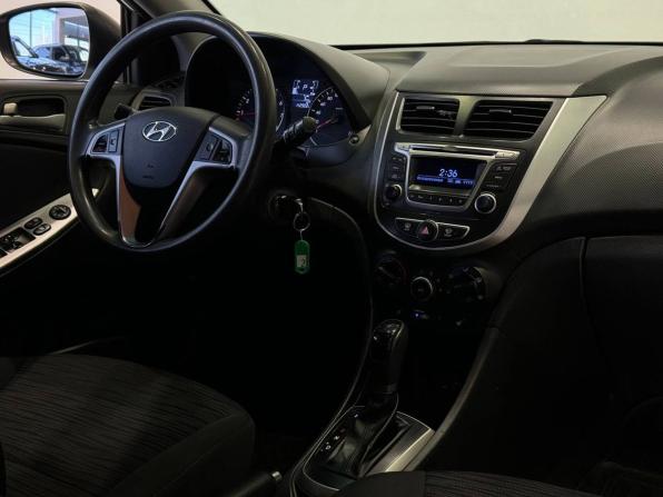 Hyundai Solaris I Рестайлинг с пробегом 2014 года, цена 890 900 рублей, 143000 км, седан, Автокод Объявления