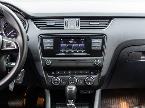 Skoda Octavia III (A7) с пробегом 2015 года, цена 1 218 000 рублей, 152901 км, лифтбек, Автокод Объявления