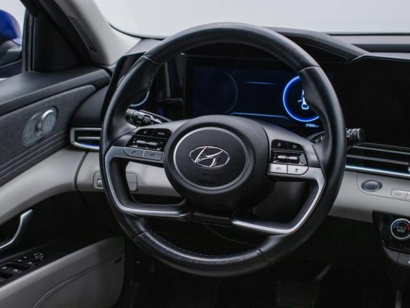 Hyundai Elantra VII (CN7) с пробегом 2022 года, цена 2 530 000 рублей, 27841 км, седан, Автокод Объявления