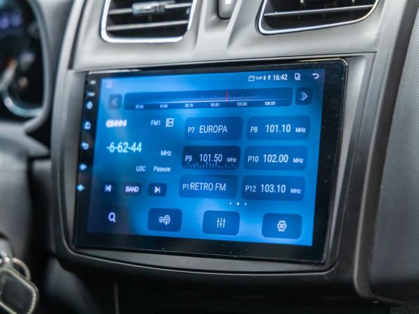 Renault Sandero II с пробегом 2015 года, цена 1 048 000 рублей, 75506 км, хэтчбек, Автокод Объявления