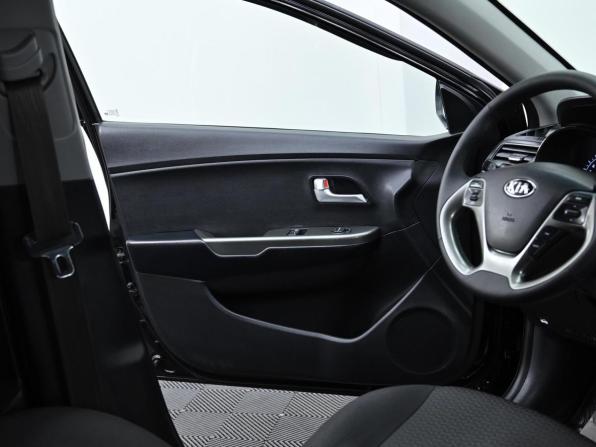 Kia Rio III Рестайлинг с пробегом 2017 года, цена 999 000 рублей, 67000 км, седан, Автокод Объявления