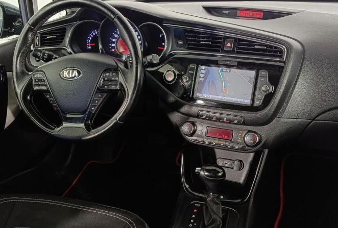 Kia Ceed II Рестайлинг с пробегом 2017 года, цена 1 200 000 рублей, 174000 км, хэтчбек, Автокод Объявления