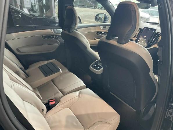 Volvo XC90 II Рестайлинг 2 с пробегом 2026 года, цена 10 950 000 рублей, 25 км, внедорожник, Автокод Объявления