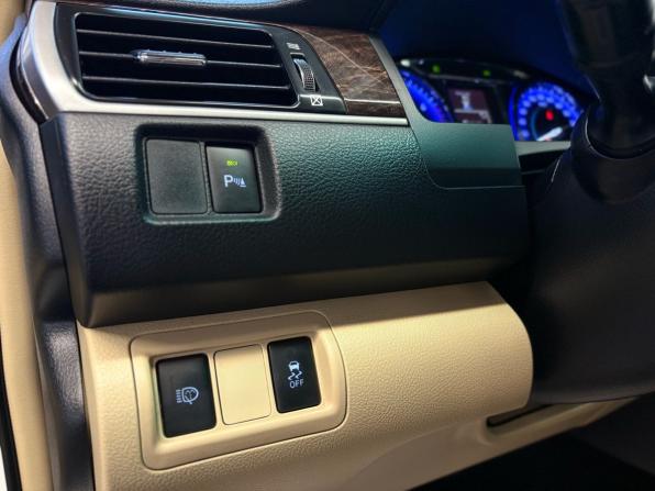 Toyota Camry VII (XV50) Рестайлинг с пробегом 2015 года, цена 2 179 900 рублей, 200777 км, седан, Автокод Объявления