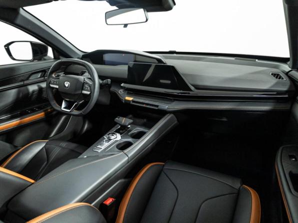 Changan UNI-V I с пробегом 2024 года, цена 2 399 700 рублей, 18509 км, лифтбек, Автокод Объявления