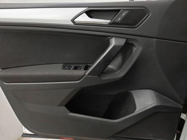 Volkswagen Tiguan II Рестайлинг с пробегом 2021 года, цена 2 493 000 рублей, 127280 км, внедорожник, Автокод Объявления