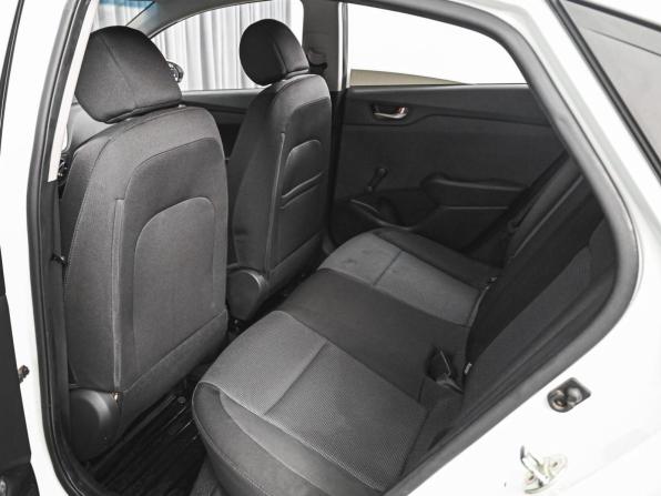 Hyundai Solaris II с пробегом 2017 года, цена 1 100 000 рублей, 123572 км, седан, Автокод Объявления
