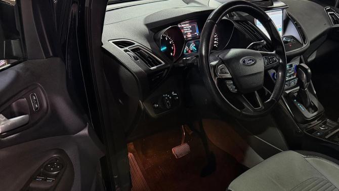 Ford Kuga II Рестайлинг с пробегом 2017 года, цена 1 600 000 рублей, 122000 км, внедорожник, Автокод Объявления