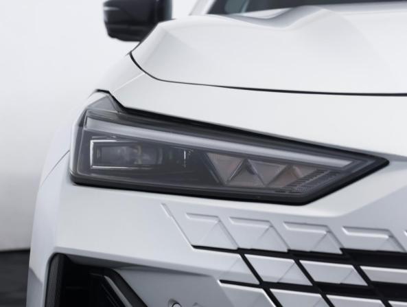 Changan UNI-V I с пробегом 2023 года, цена 2 325 000 рублей, 35111 км, лифтбек, Автокод Объявления