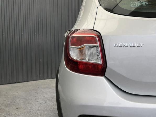 Renault Sandero II с пробегом 2015 года, цена 947 000 рублей, 46534 км, хэтчбек, Автокод Объявления