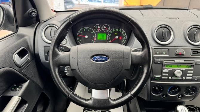 Ford Fusion I Рестайлинг с пробегом 2006 года, цена 375 000 рублей, 143500 км, хэтчбек, Автокод Объявления