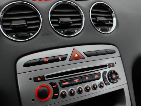 Peugeot 408 I с пробегом 2014 года, цена 584 000 рублей, 130000 км, седан, Автокод Объявления