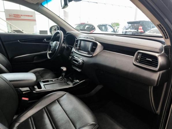 Kia Sorento III Prime Рестайлинг с пробегом 2018 года, цена 2 200 000 рублей, 159000 км, внедорожник, Автокод Объявления