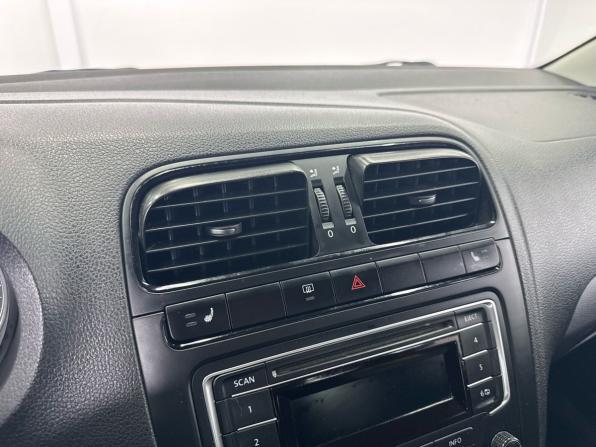 Volkswagen Polo V с пробегом 2014 года, цена 919 000 рублей, 165000 км, седан, Автокод Объявления