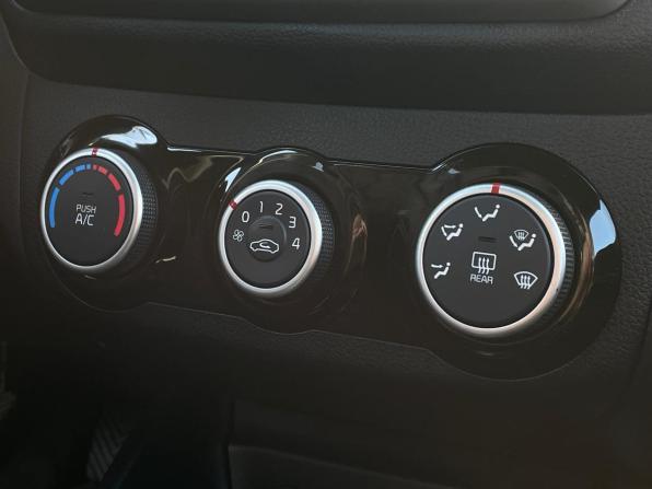 Kia Rio III Рестайлинг с пробегом 2016 года, цена 969 000 рублей, 105500 км, седан, Автокод Объявления
