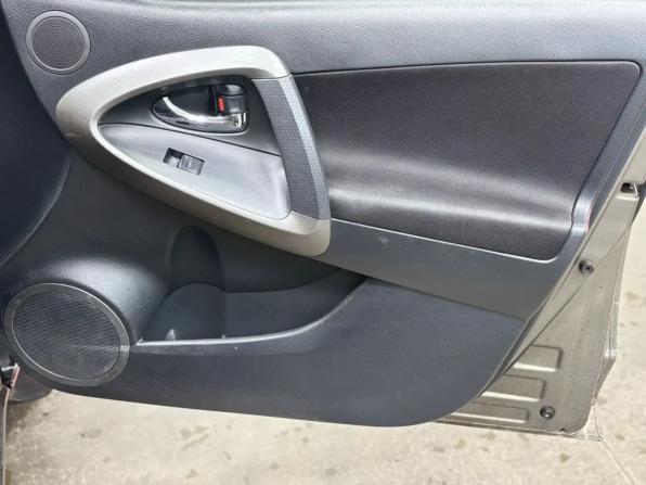 Toyota RAV4 III (XA30) Рестайлинг с пробегом 2012 года, цена 1 099 000 рублей, 284007 км, внедорожник, Автокод Объявления
