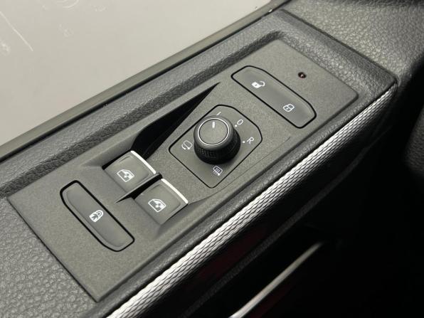 Volkswagen Multivan T6 Рестайлинг с пробегом 2022 года, цена 8 363 000 рублей, 58697 км, минивэн, Автокод Объявления