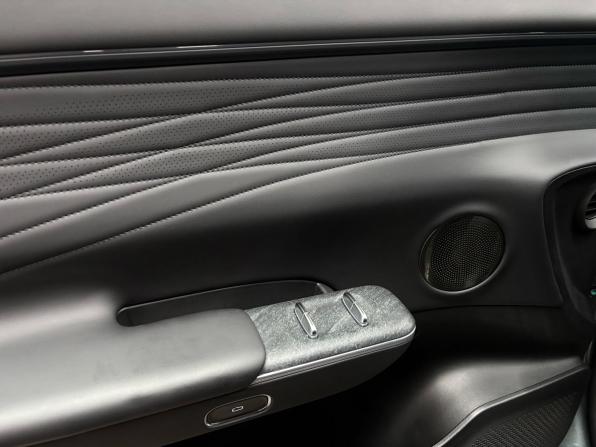 Exeed Exlantix ET с пробегом 2025 года, цена 5 799 900 рублей, 8104 км, внедорожник, Автокод Объявления