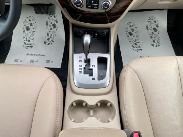 Hyundai Santa Fe II Рестайлинг с пробегом 2010 года, цена 1 330 000 рублей, 196351 км, внедорожник, Автокод Объявления