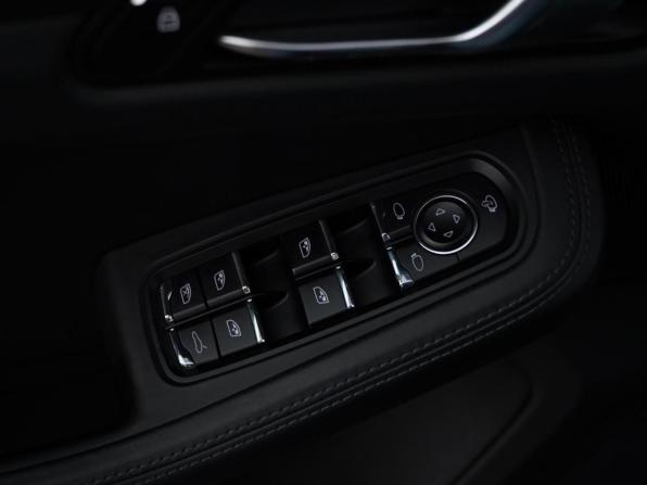 Porsche Macan I Рестайлинг 2 с пробегом 2023 года, цена 8 248 505 рублей, 18014 км, внедорожник, Автокод Объявления
