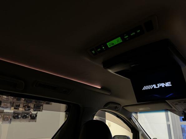 Toyota Vellfire I с пробегом 2012 года, цена 2 070 000 рублей, 249000 км, минивэн, Автокод Объявления