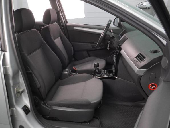 Opel Astra H Рестайлинг с пробегом 2010 года, цена 609 000 рублей, 208353 км, универсал, Автокод Объявления